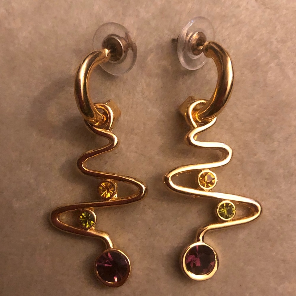 Vintage gold tone dangle earrings
